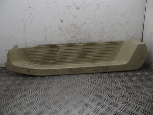 Nissan elgrand left passenger - left,