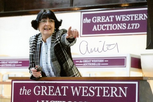 Anita manning signed - 6x4, photo