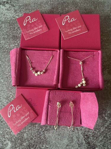 Pia matching silver and - silver, pearl