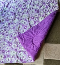 Lightweight Double Quilt/Duvet. Machine & Hand Washable. Reversible.