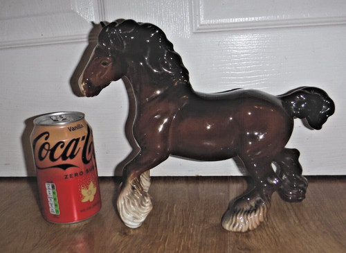Vintage beswick cantering - vintage,