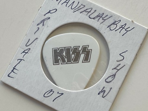 Kiss guitar pick paul stanley - kiss,