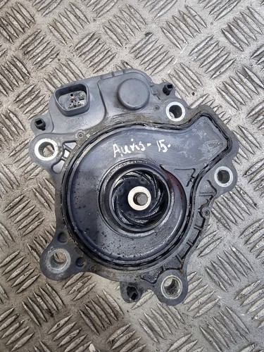 Toyota auris engine water pump - engine,