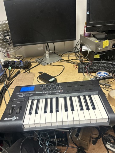 Audio axiom semi weighted - axiom, semi-weighted