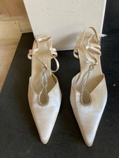 Ivory satin pointed toe bridal shoes with diamanté trim size 5