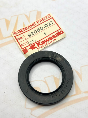 Kawasaki kz1000 oil seal - kawasaki,