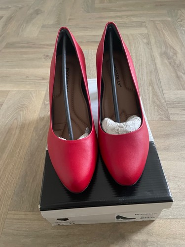 Red piccadilly cabin crew - red,