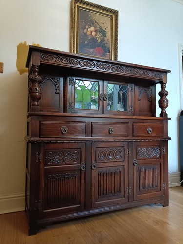 Vintage old charm - charm, court