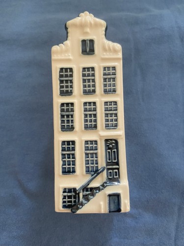 Blue delft bols for klm - delft,