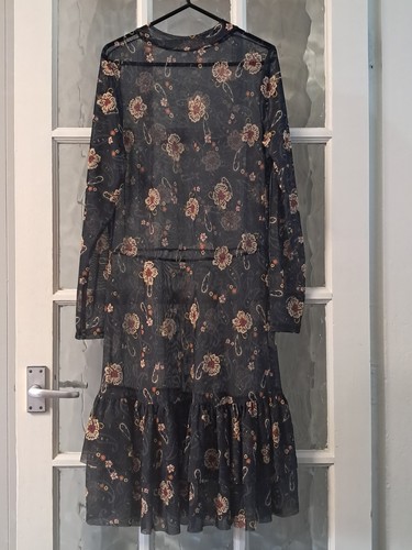 Red herring mesh floral - mesh,