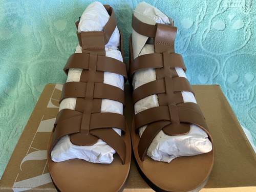 New box with tags women - in,