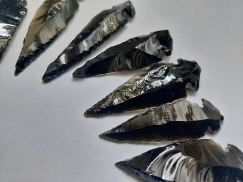 Natural obsidian arrow - natural, head