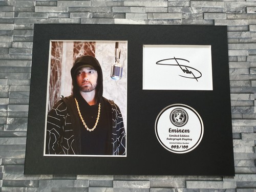 Eminem signed autograph - eminem,