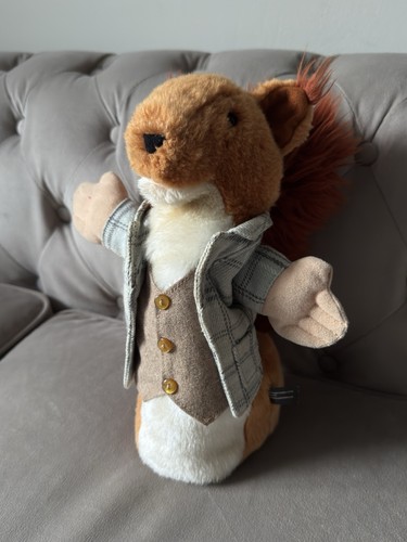 Squirrel puppet company - by, in