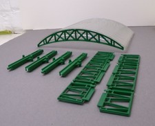 Hornby R334 (R74) Station Over