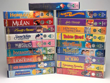 Collection of 19x Walt Disney