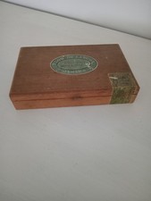 Vintage wooden small cigar box