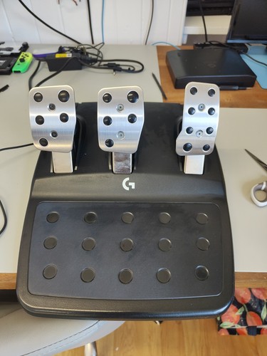 Logitech g27 simulator - logitech, pedals