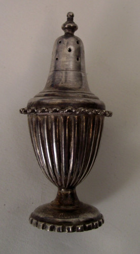 Antique silver pepper pot - , d&a