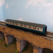 Hornby R724 Inter-City 2nd Class Coach. Carriage. M5120. Vintage Model Railway.