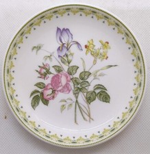 Royal Doulton H5185 "Camilla"