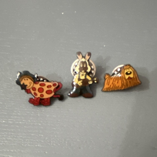 Enamel lapel pin badges - 3x, –