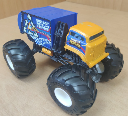 Hot wheels monster - hot,