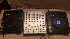 Pioneer CDJ-1000 MK2 DJ Controller (pair) With Behringer DJX700 Mixer