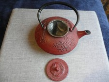 JAPANESE-TETSUBIN- RED- CAST IRON TEAPOT WITH INFUSER - APPROX 400ML