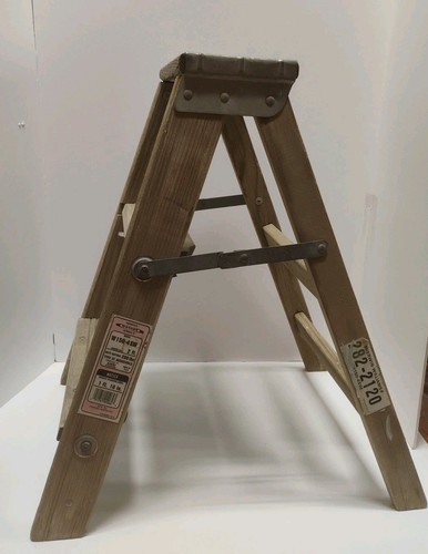 Vintage wooden step - wooden,