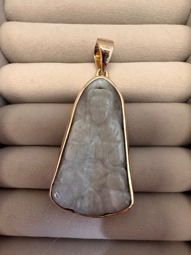 9ct yellow gold carved jade - carved,