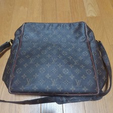 Louis Vuitton LV Monogram