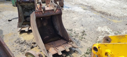 700mm excavator digging bucket - digging,