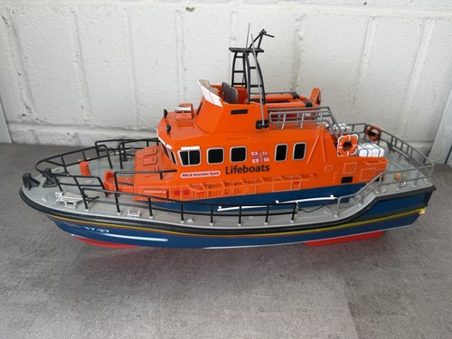 Rnli severn class lifeboat - ,