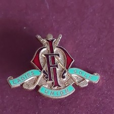 LADIES GOLF UNION GILT AND ENAMEL LAPEL PIN BADGE