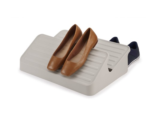 Shoe tier space saving - in,
