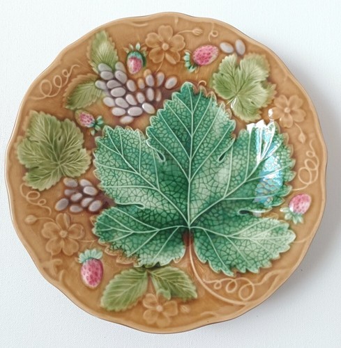 Pretty old majolica gorgeous - pretty/old,