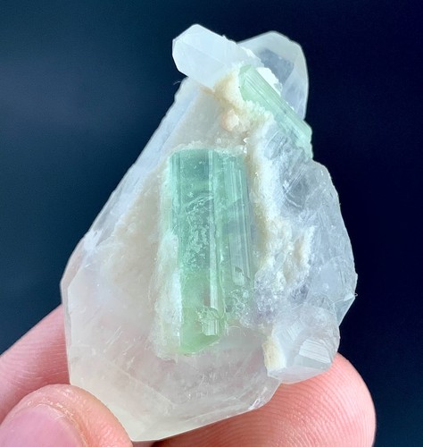 Carat tourmaline crystal - 73,