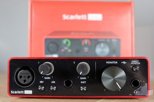 Focusrite scarlett solo 3rd - solo,