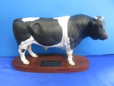 BESWICK  FRESIAN BULL  ON WOODEN PLINTH  CONNOISSEUR SERIES