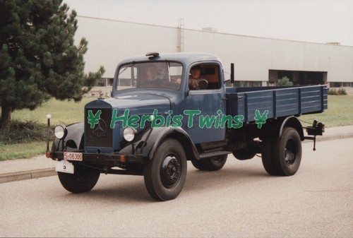 Original photo truck mercedes - photo,