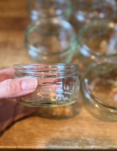 Empty glass gu jars - 25, x