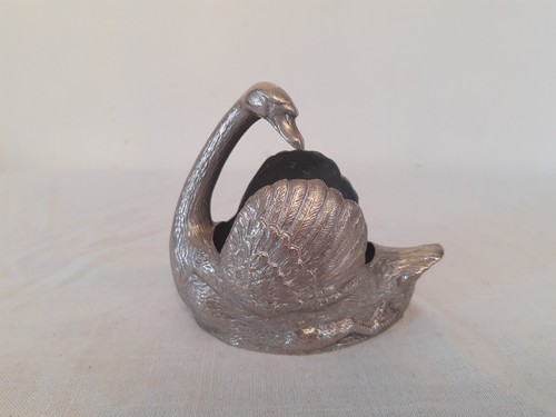 Vintage swan figurine - vintage,