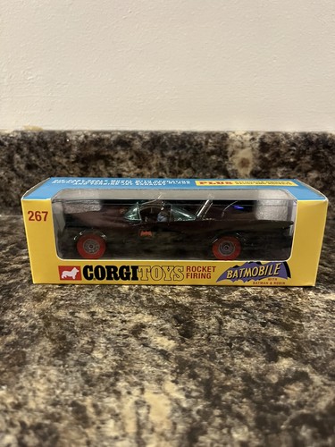 Corgi 267 batmobile red - batmobile,