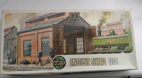 Airfix gauge engine - gauge, shed