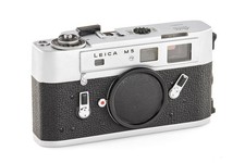 Leica M5 chrome 2-lug /