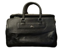 Aubrey England Classic Elegant Black Leather Crossbody/shoulder Bag