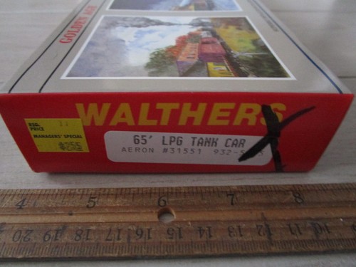 Walthers scale kit - walthers,