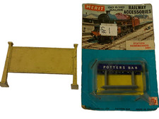 OO scale train set hornby meccano england advertising board + merit nameboards