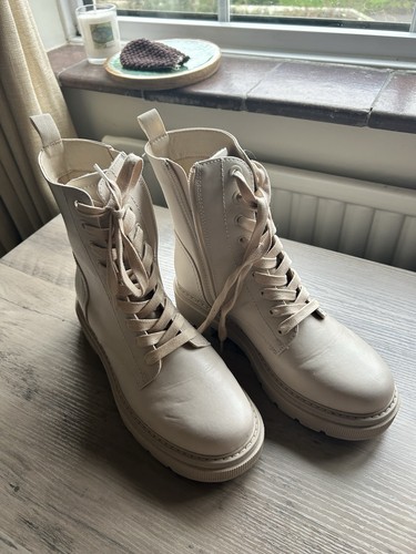Cream chunky combat style - chunky,